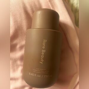 Rare Beauty Find Comfort Hydrating Body Lotion - Warm Brown